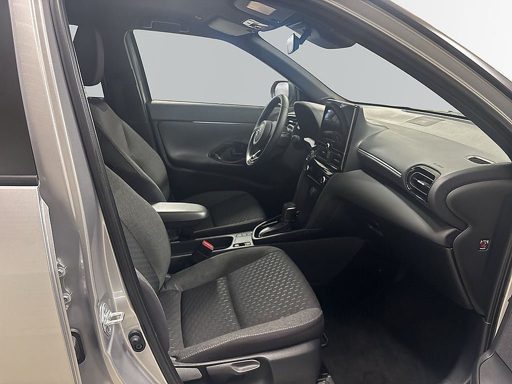 Vehicle Image 6