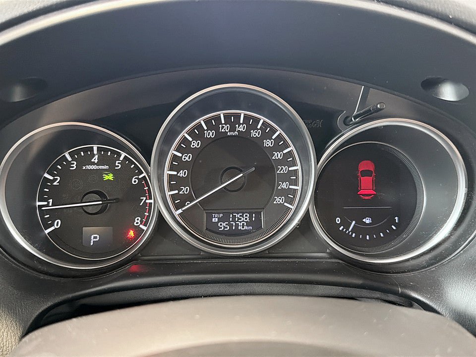 Vehicle Image 8