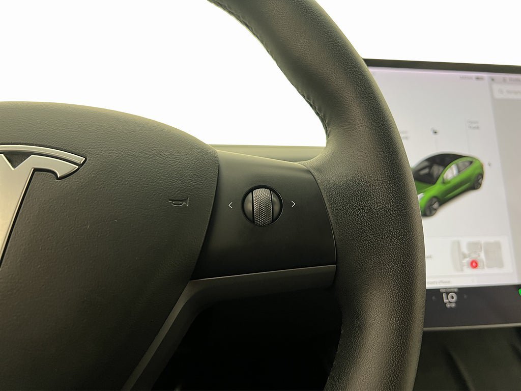 Vehicle Image 33