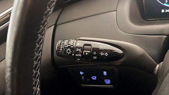 Vehicle Image 24