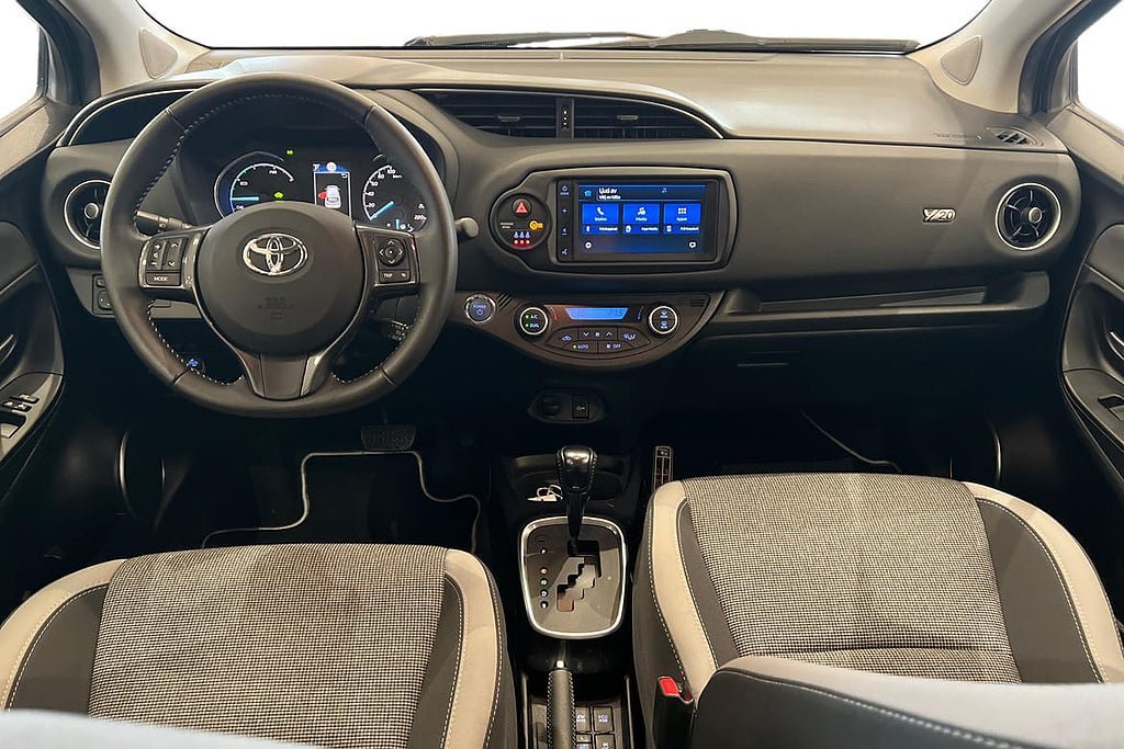 Vehicle Image 10