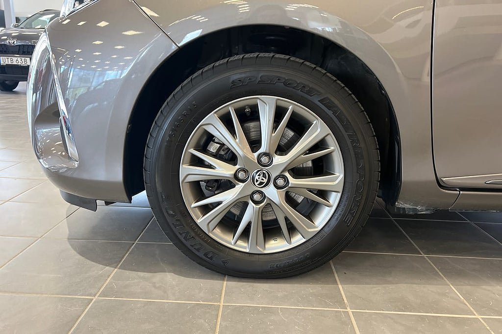 Vehicle Image 17