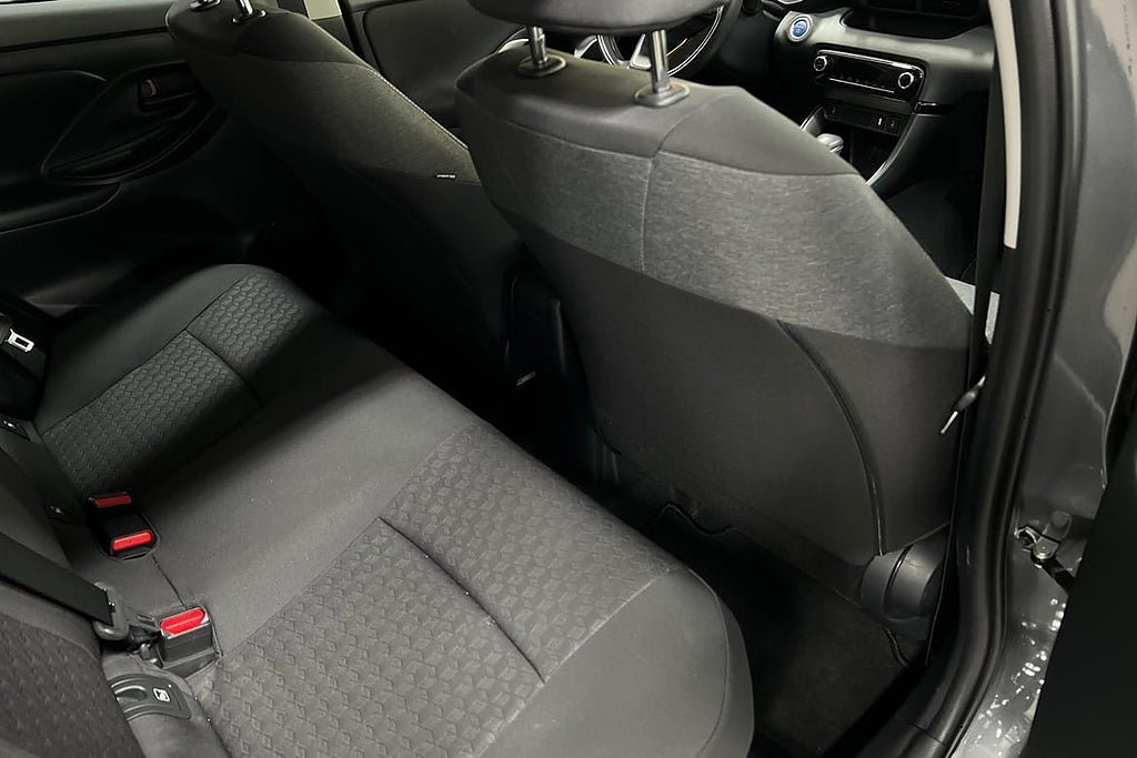 Vehicle Image 7