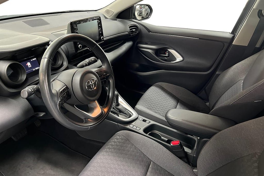 Vehicle Image 12