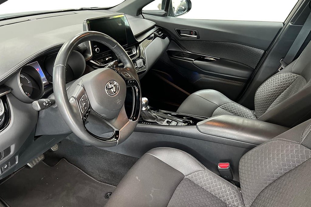 Vehicle Image 12