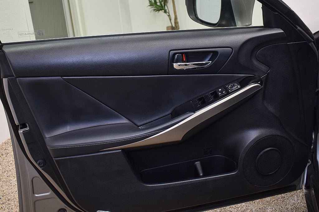 Vehicle Image 23