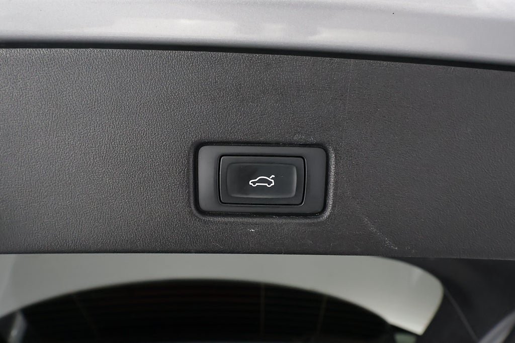 Vehicle Image 28