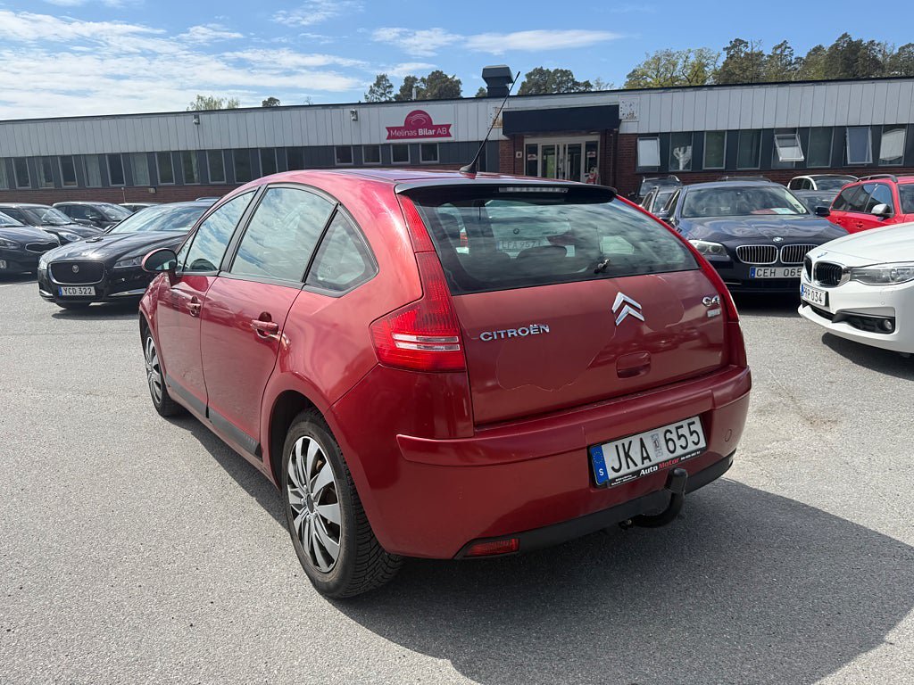 Vehicle Image 6