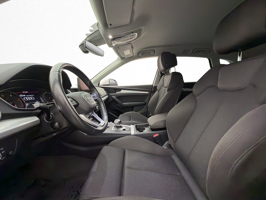 Vehicle Image 12