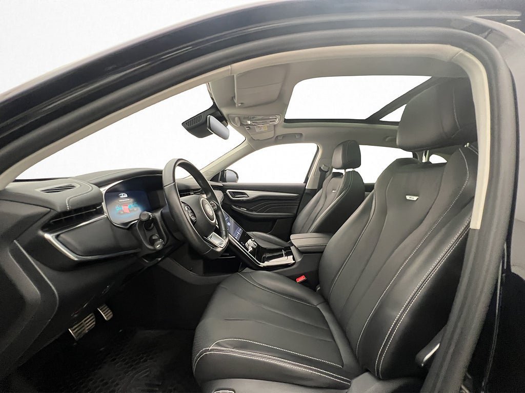 Vehicle Image 23