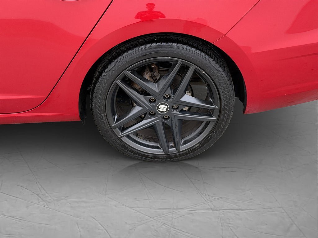 Vehicle Image 25