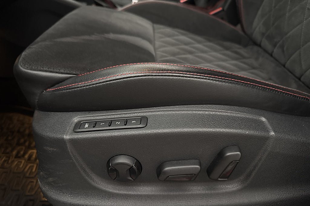 Vehicle Image 23