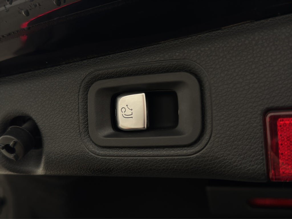 Vehicle Image 28