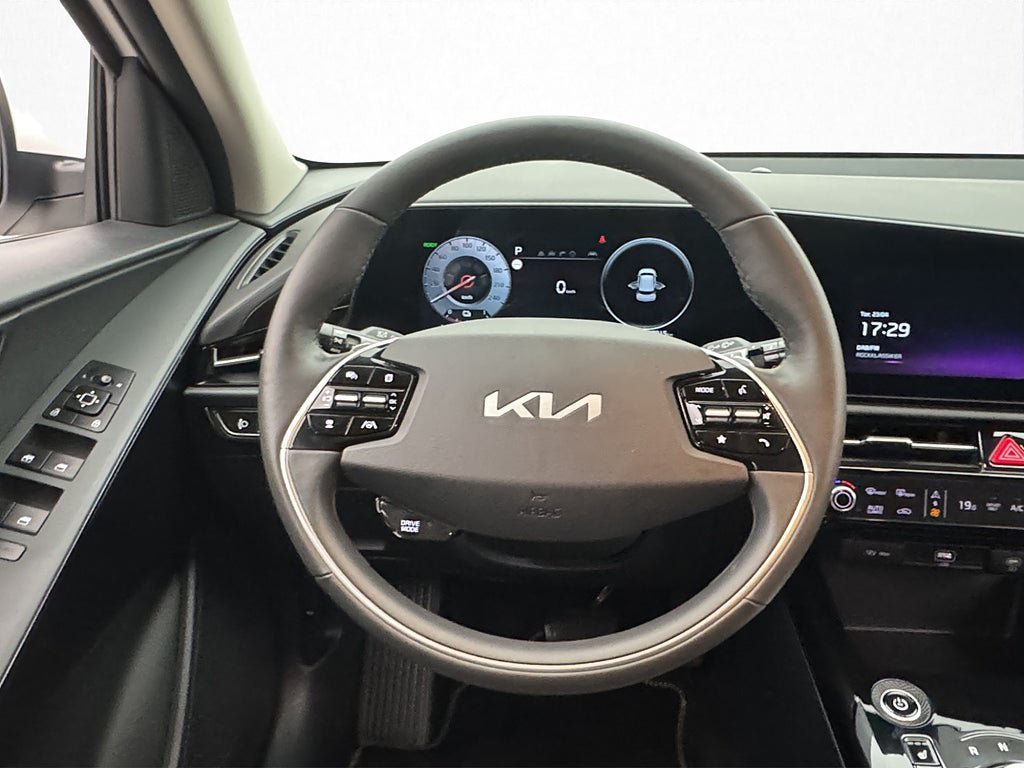 Vehicle Image 24