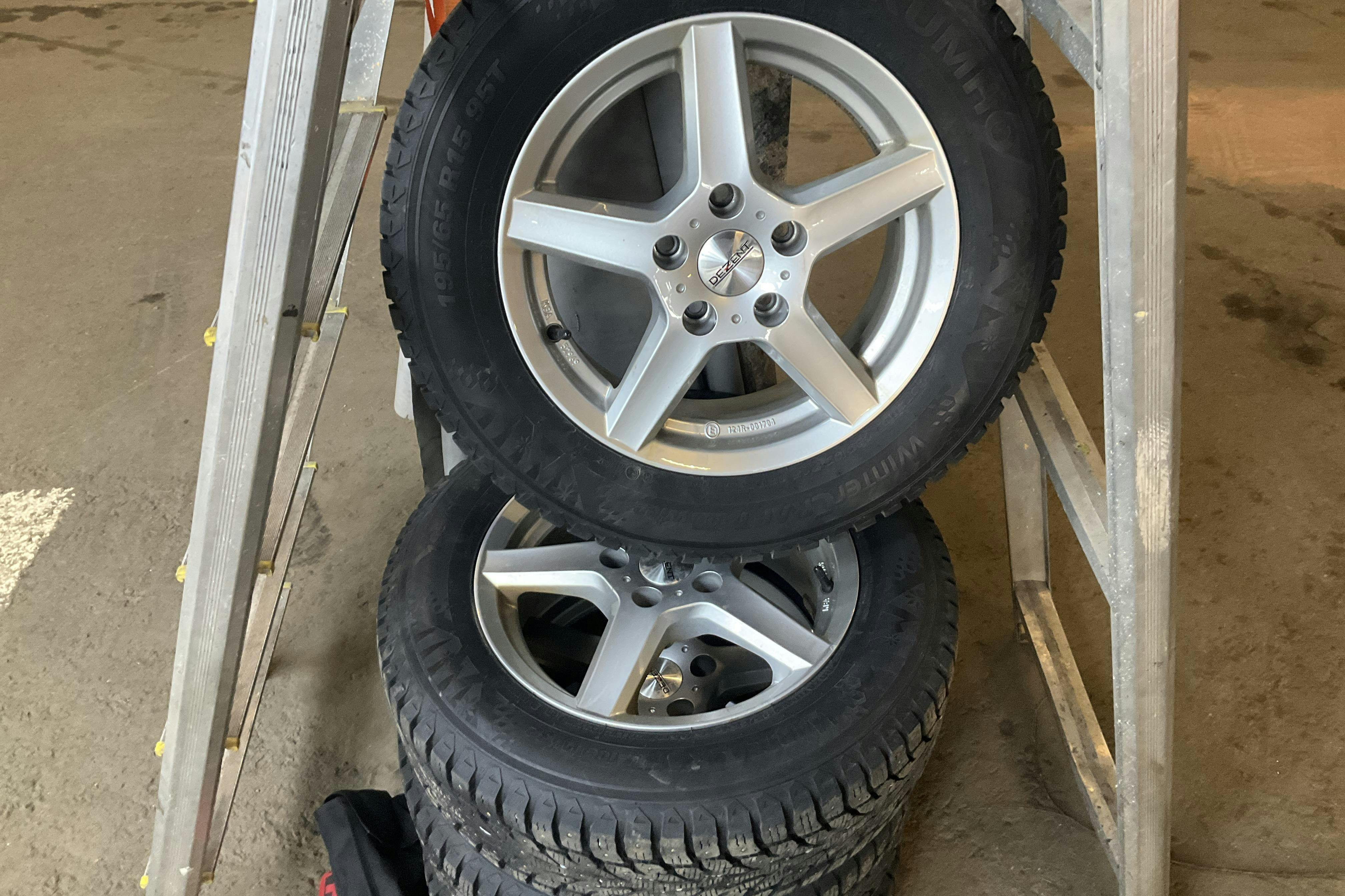 Vehicle Image 14