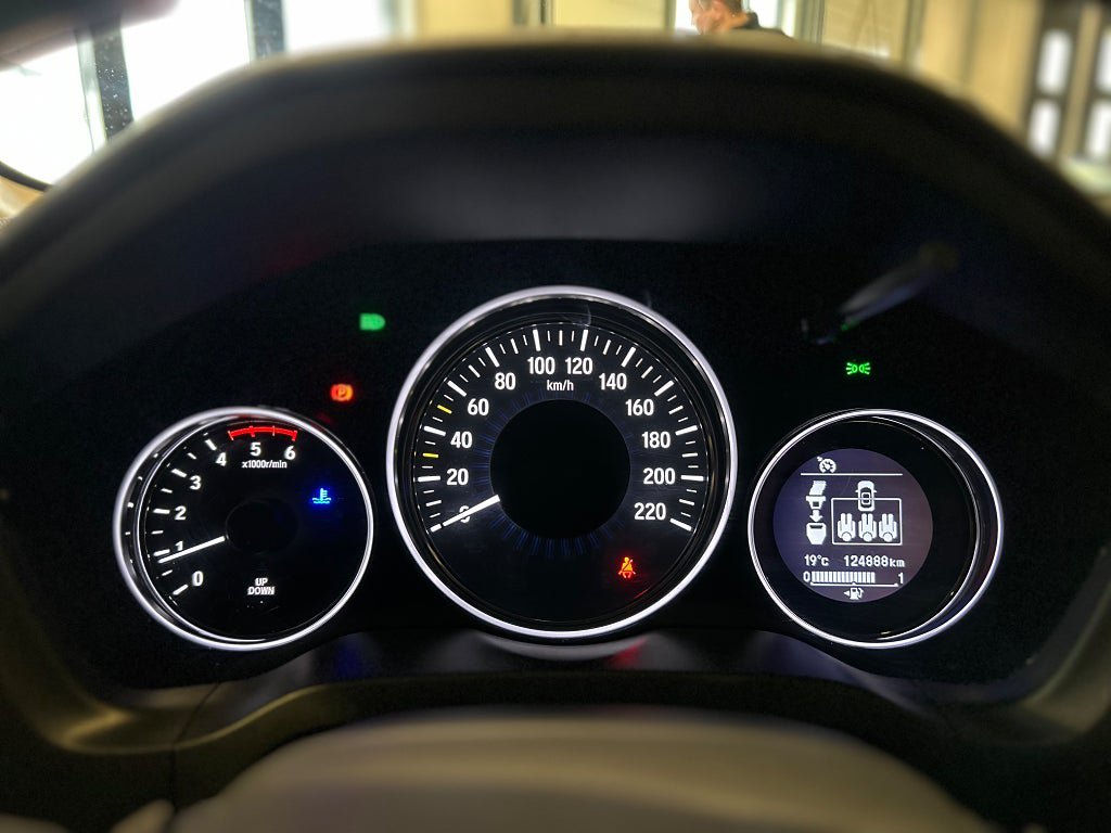 Vehicle Image 9
