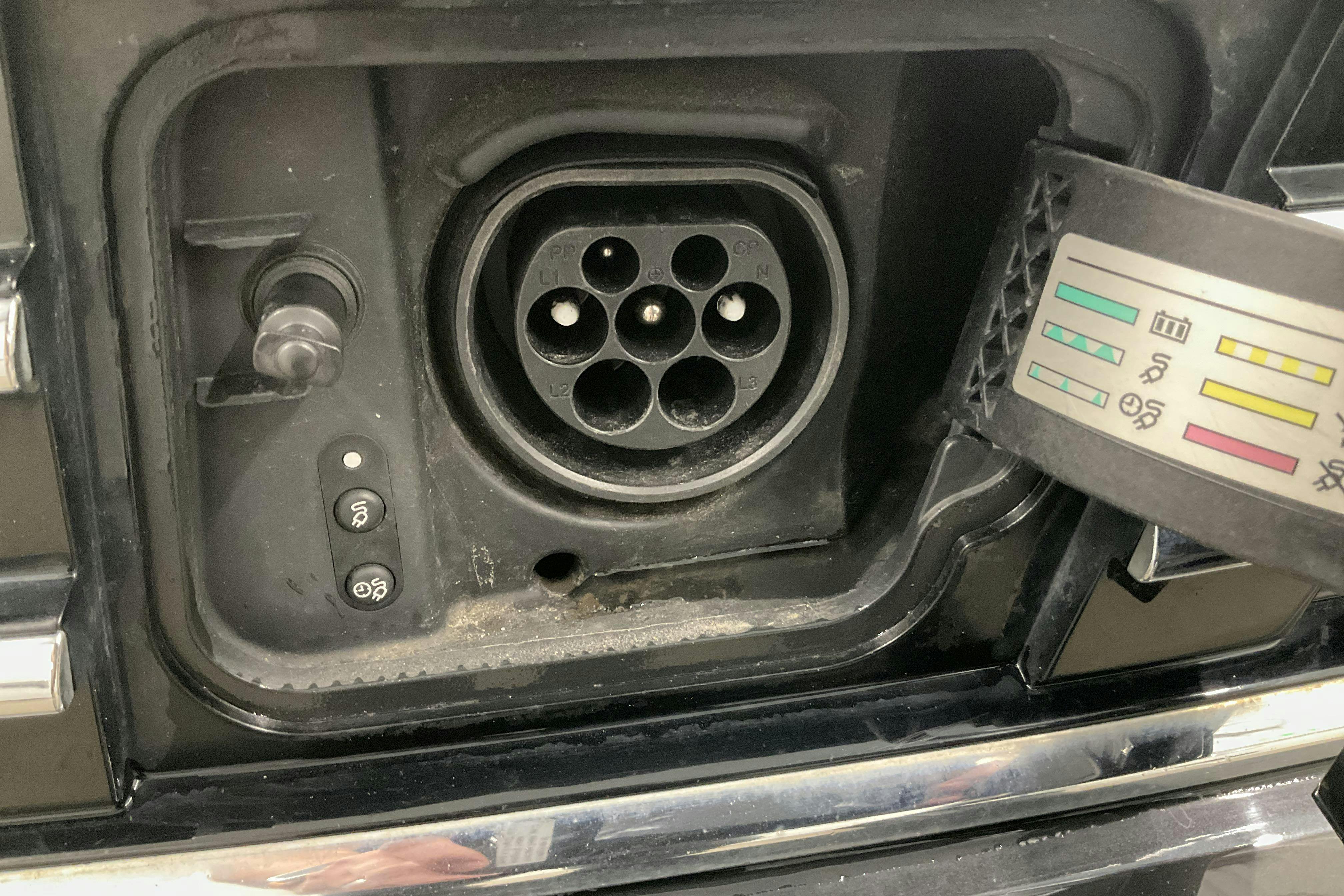 Vehicle Image 16