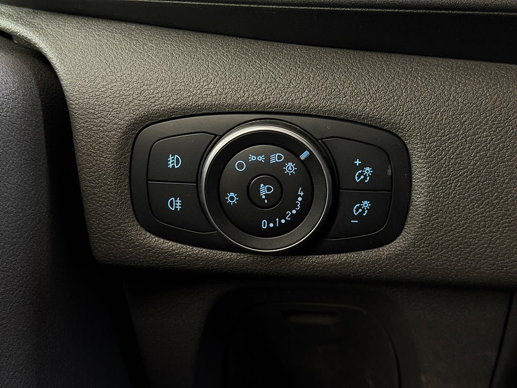 Vehicle Image 17