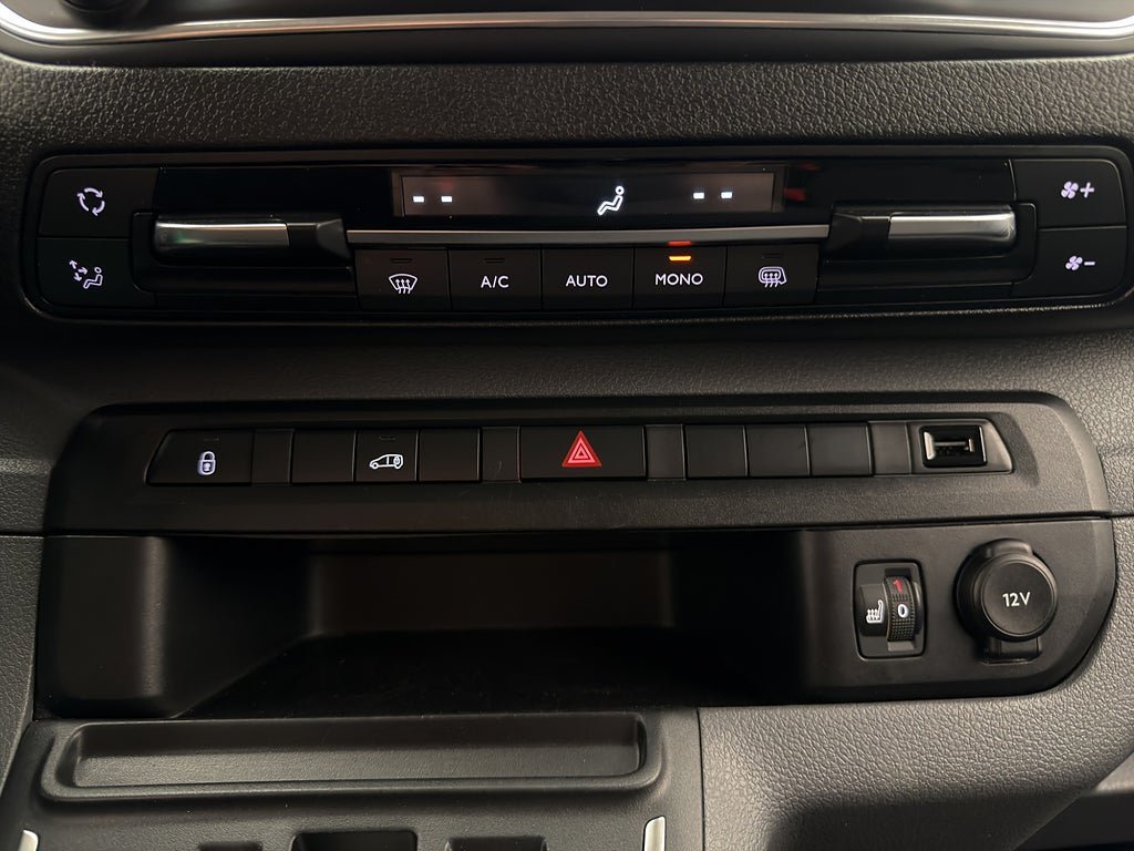 Vehicle Image 27