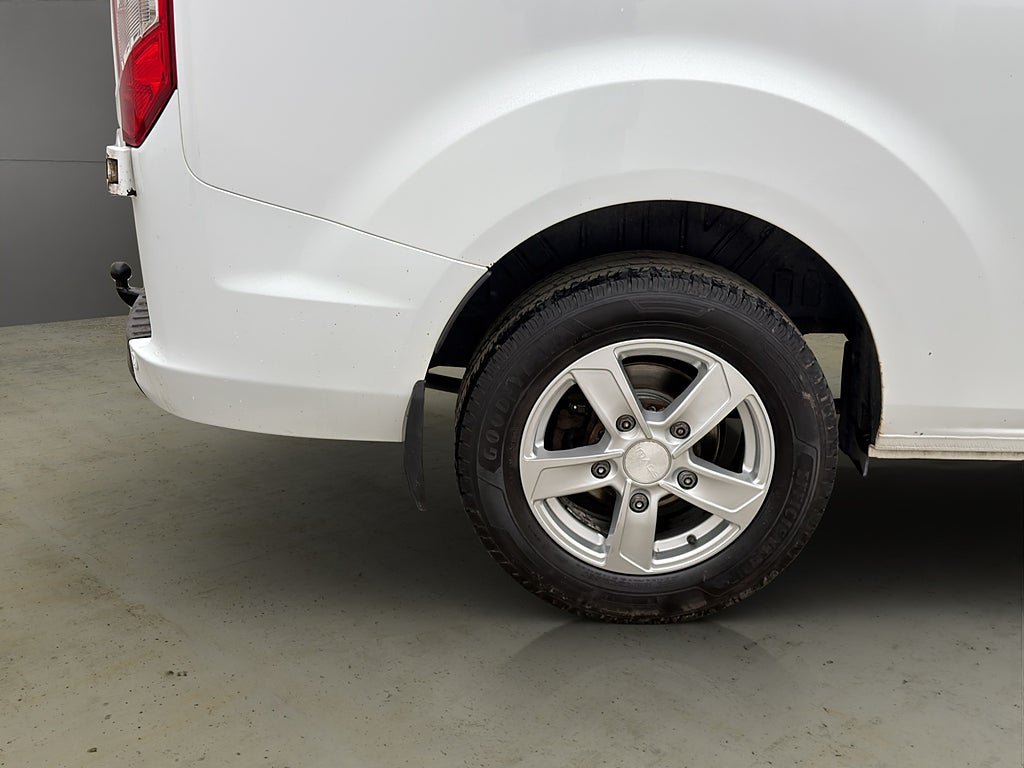 Vehicle Image 30