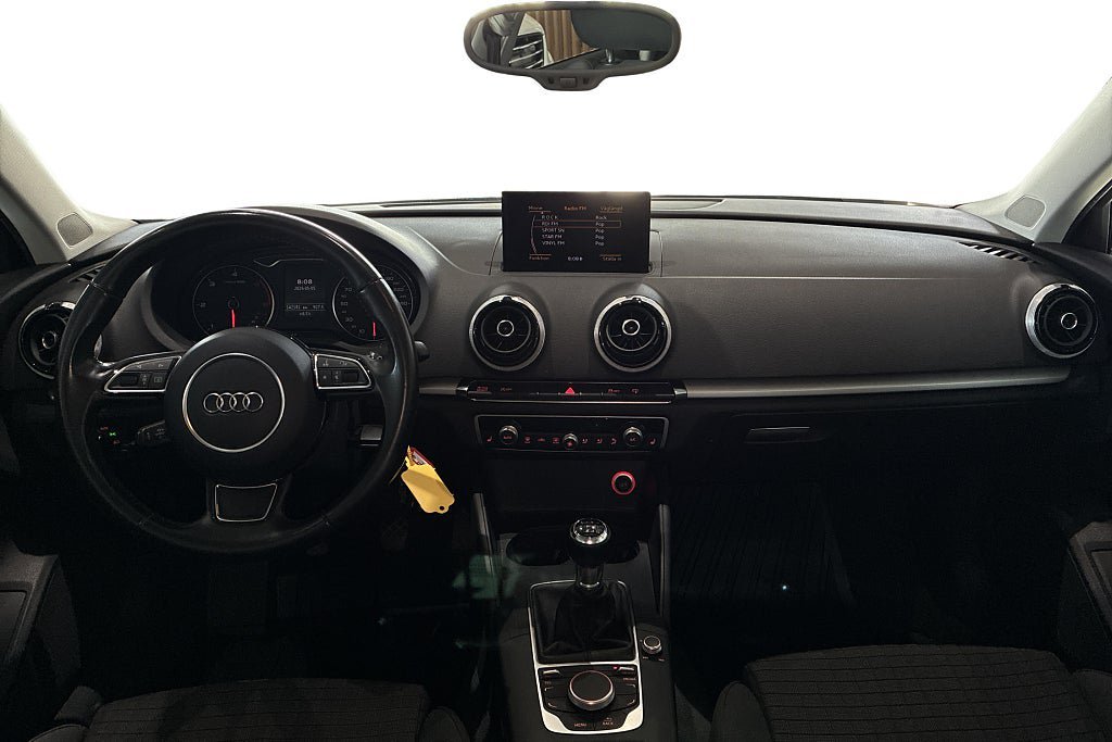 Vehicle Image 16