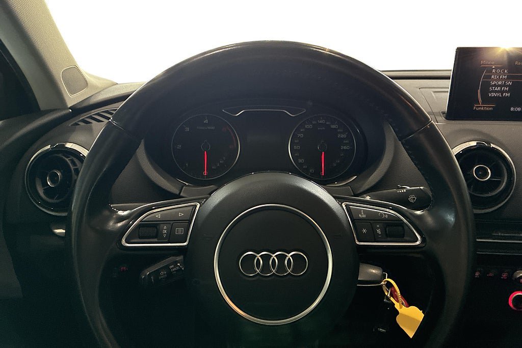 Vehicle Image 17