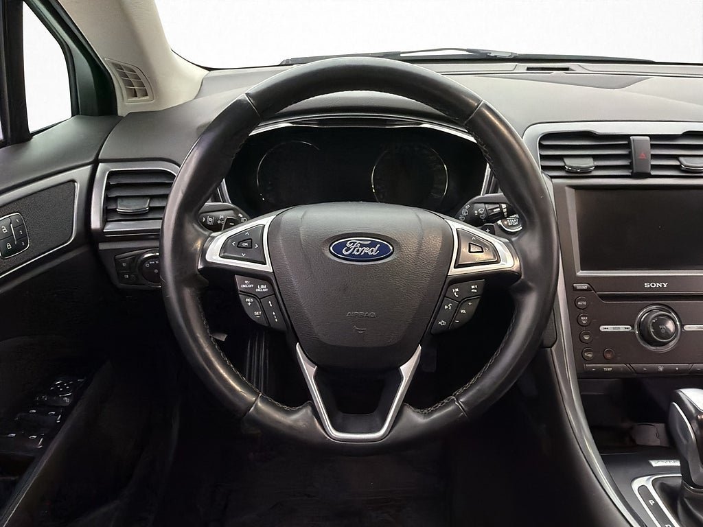 Vehicle Image 16
