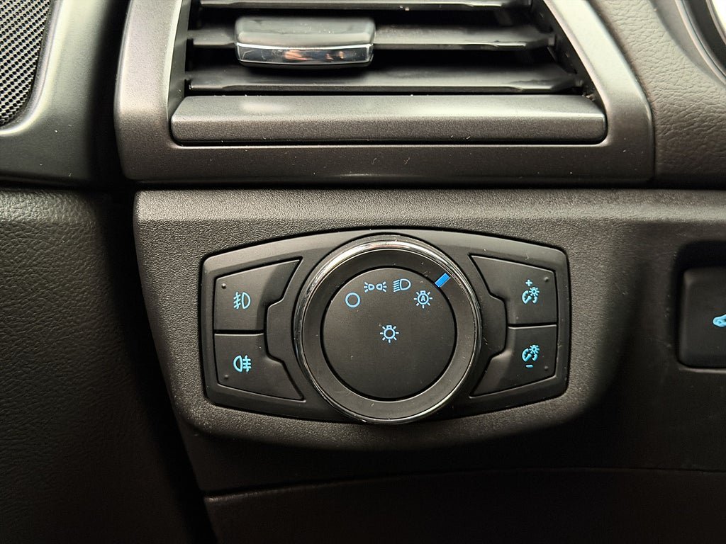 Vehicle Image 33