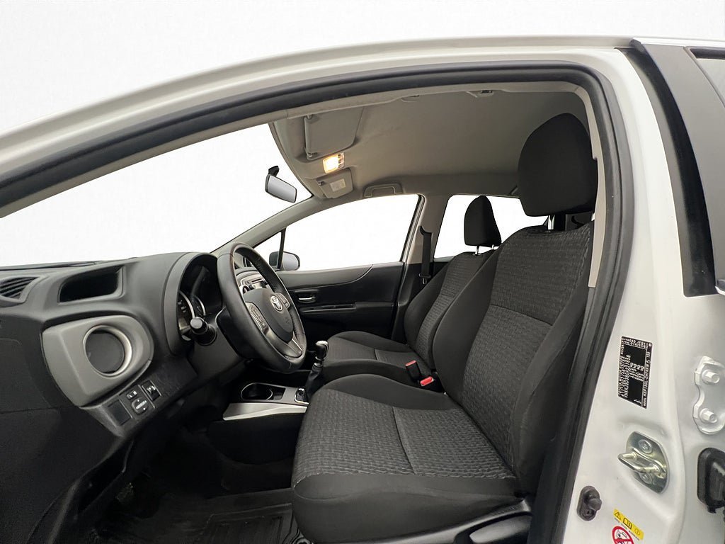 Vehicle Image 11