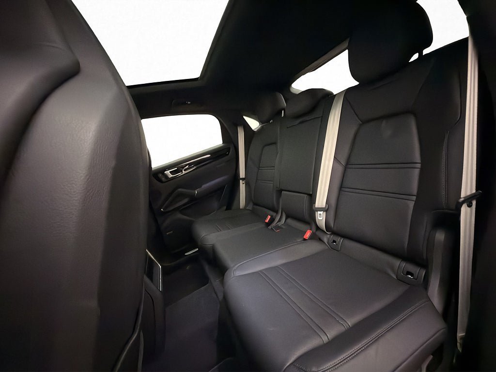 Vehicle Image 37