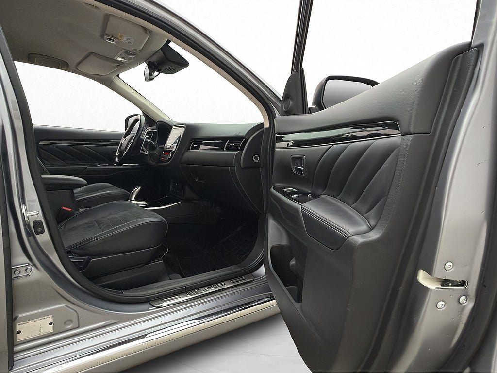 Vehicle Image 23