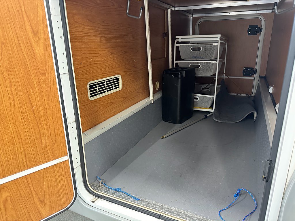Vehicle Image 17