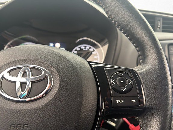 Vehicle Image 17