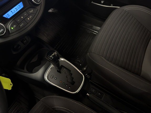 Vehicle Image 21