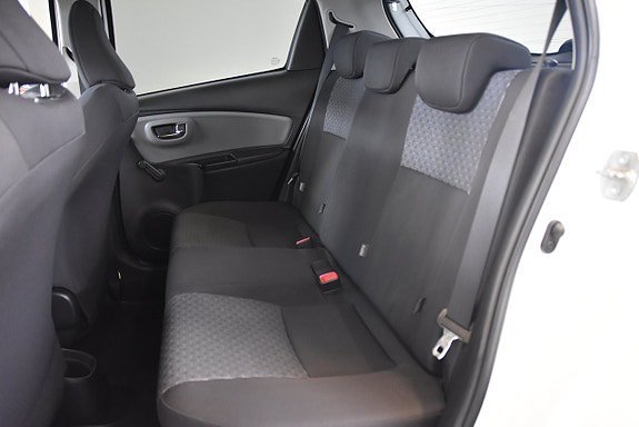 Vehicle Image 15