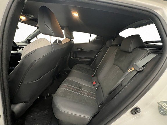 Vehicle Image 23