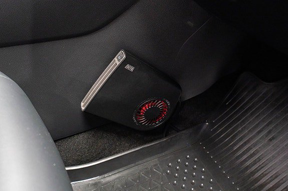 Vehicle Image 12