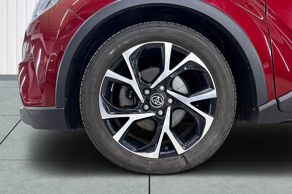 Vehicle Image 9