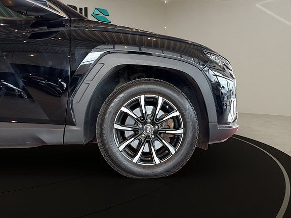 Vehicle Image 16