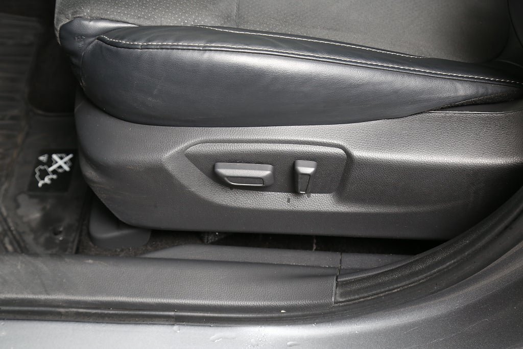 Vehicle Image 16