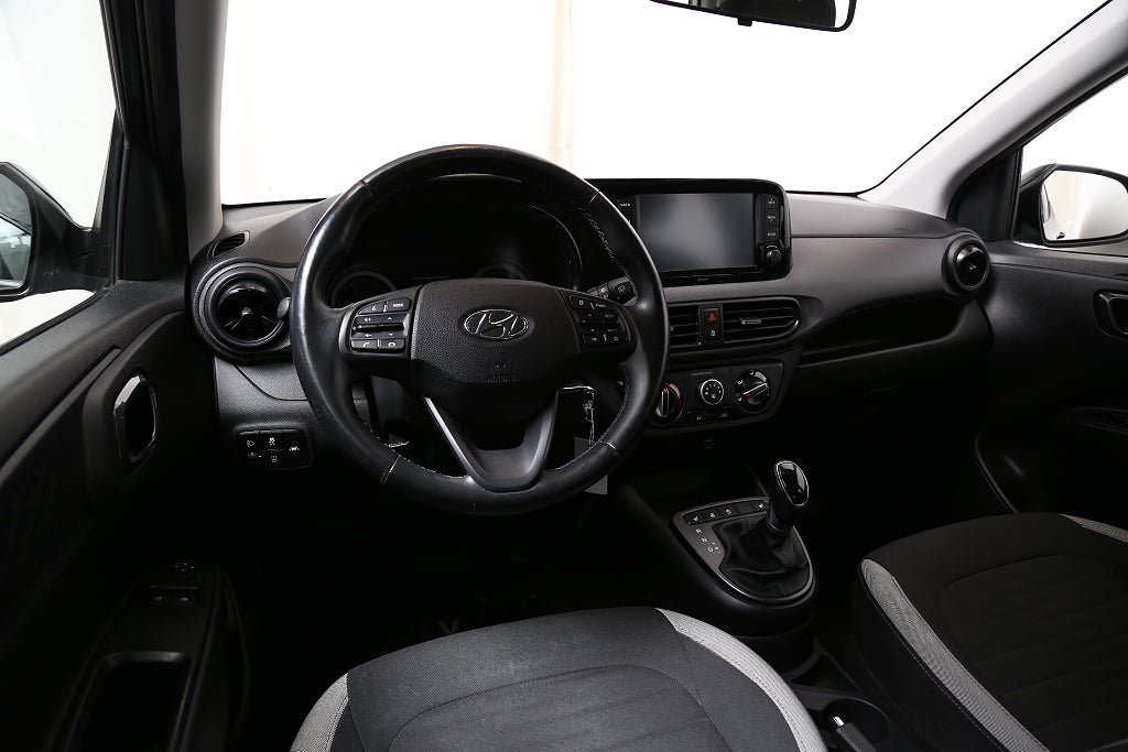 Vehicle Image 15