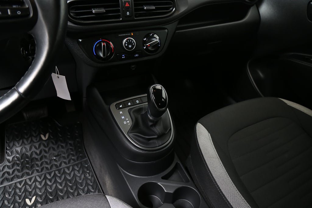 Vehicle Image 23