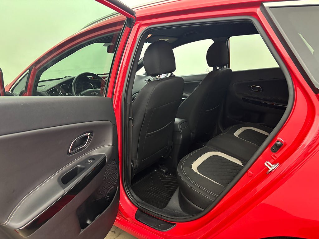 Vehicle Image 15