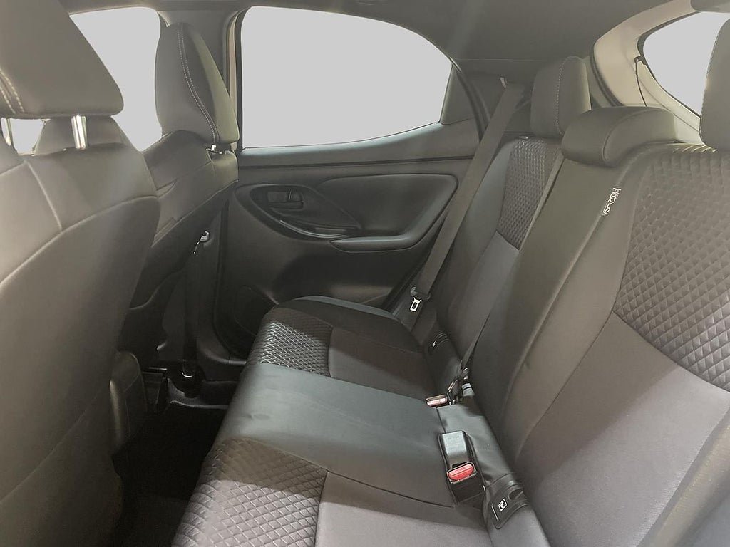 Vehicle Image 12