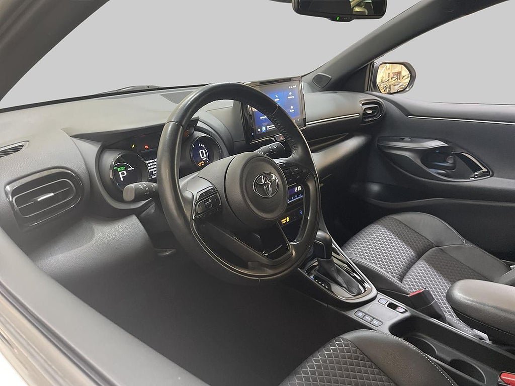 Vehicle Image 15