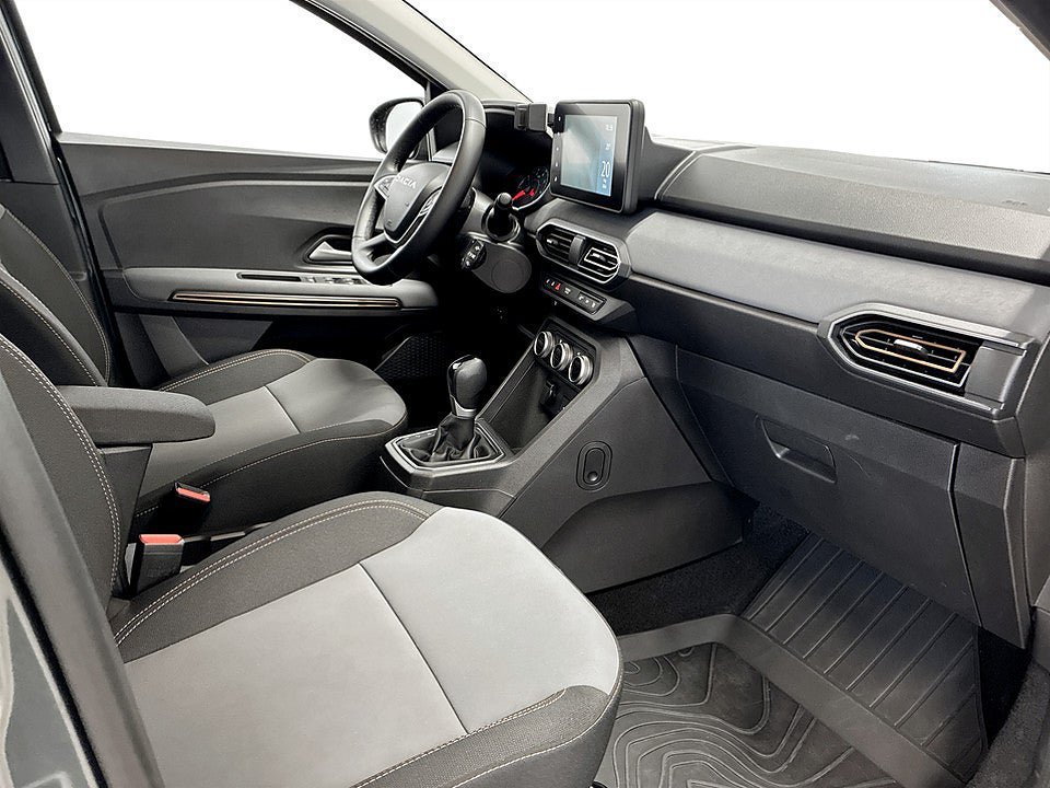 Vehicle Image 11