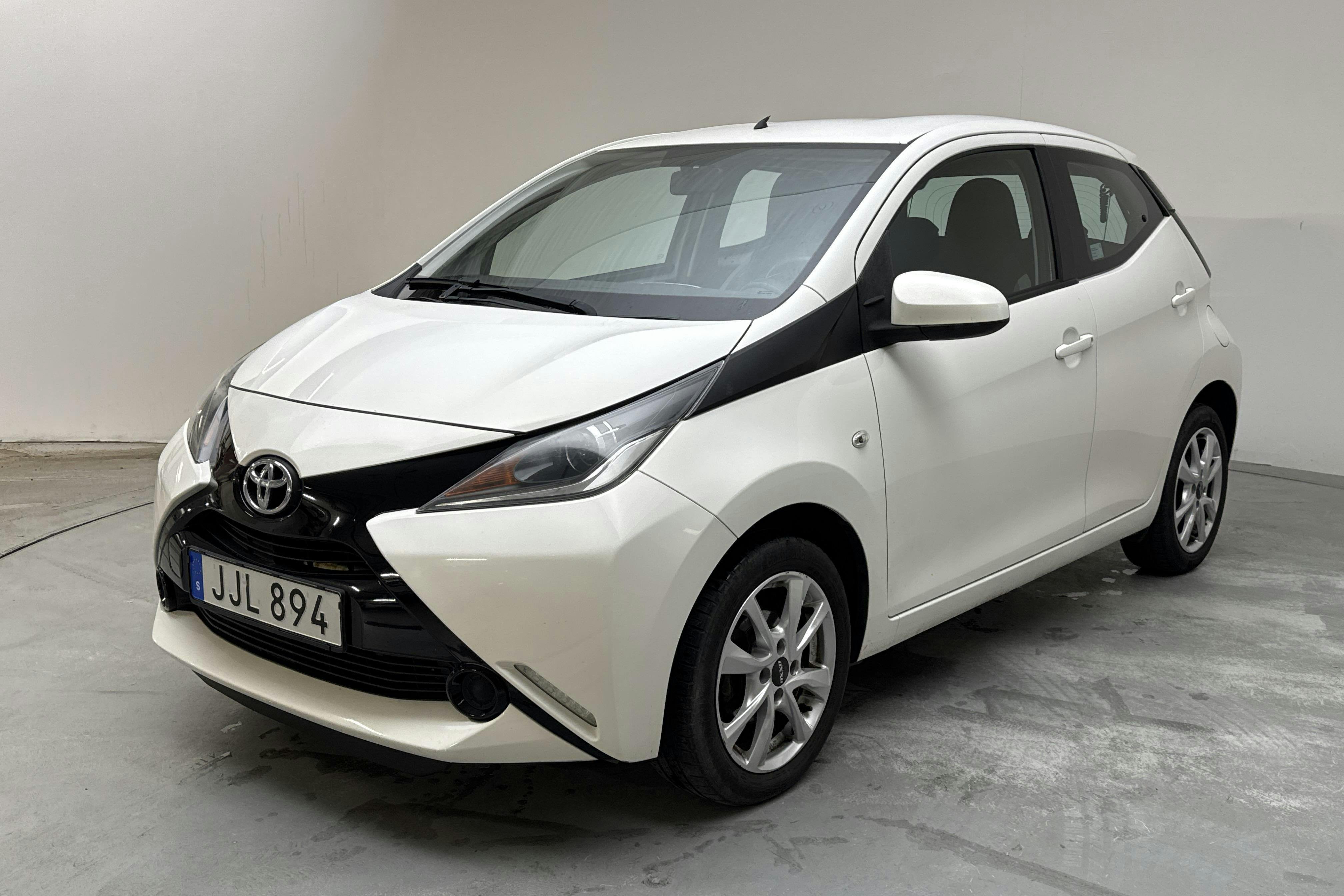 Vehicle Image 1