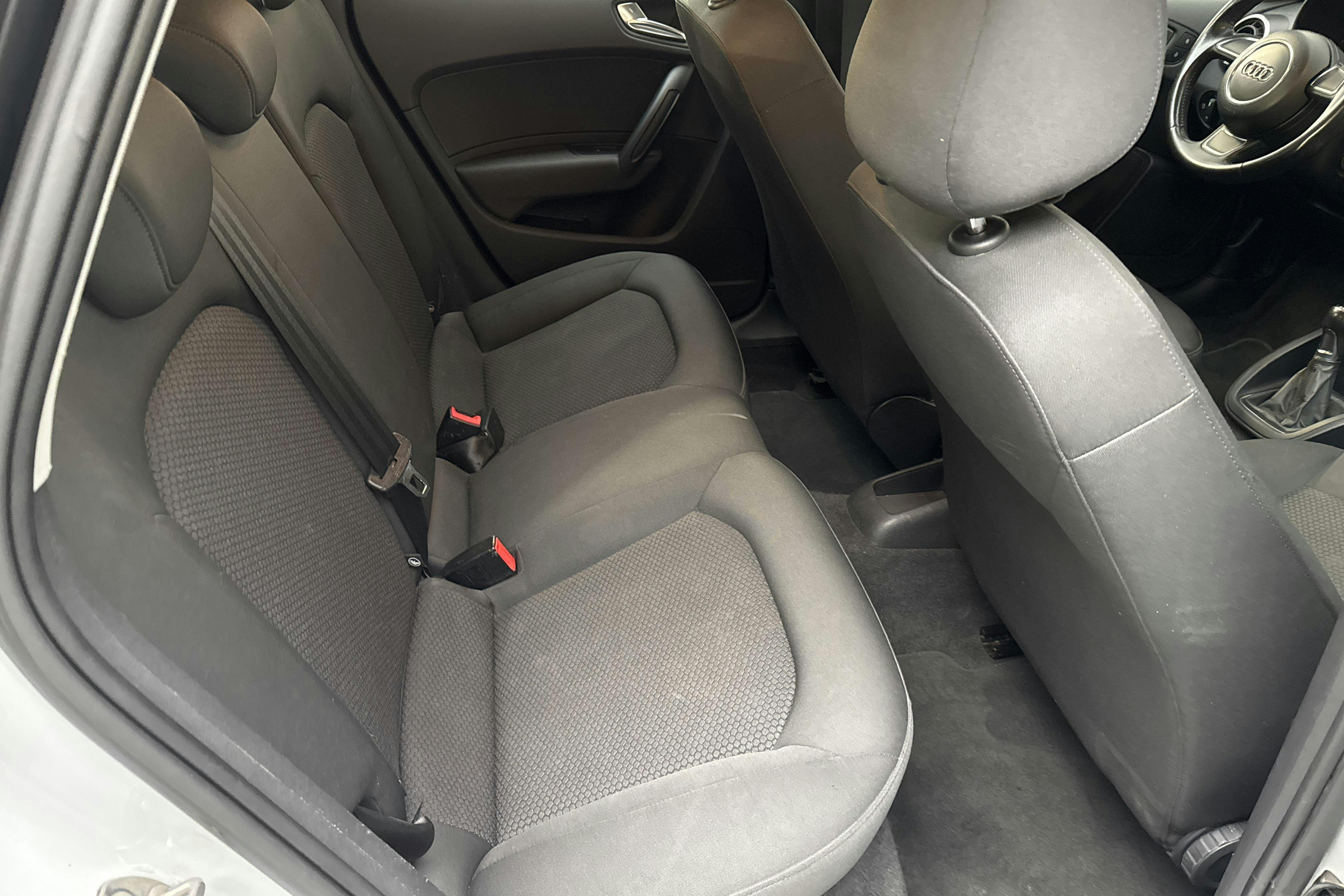 Vehicle Image 8