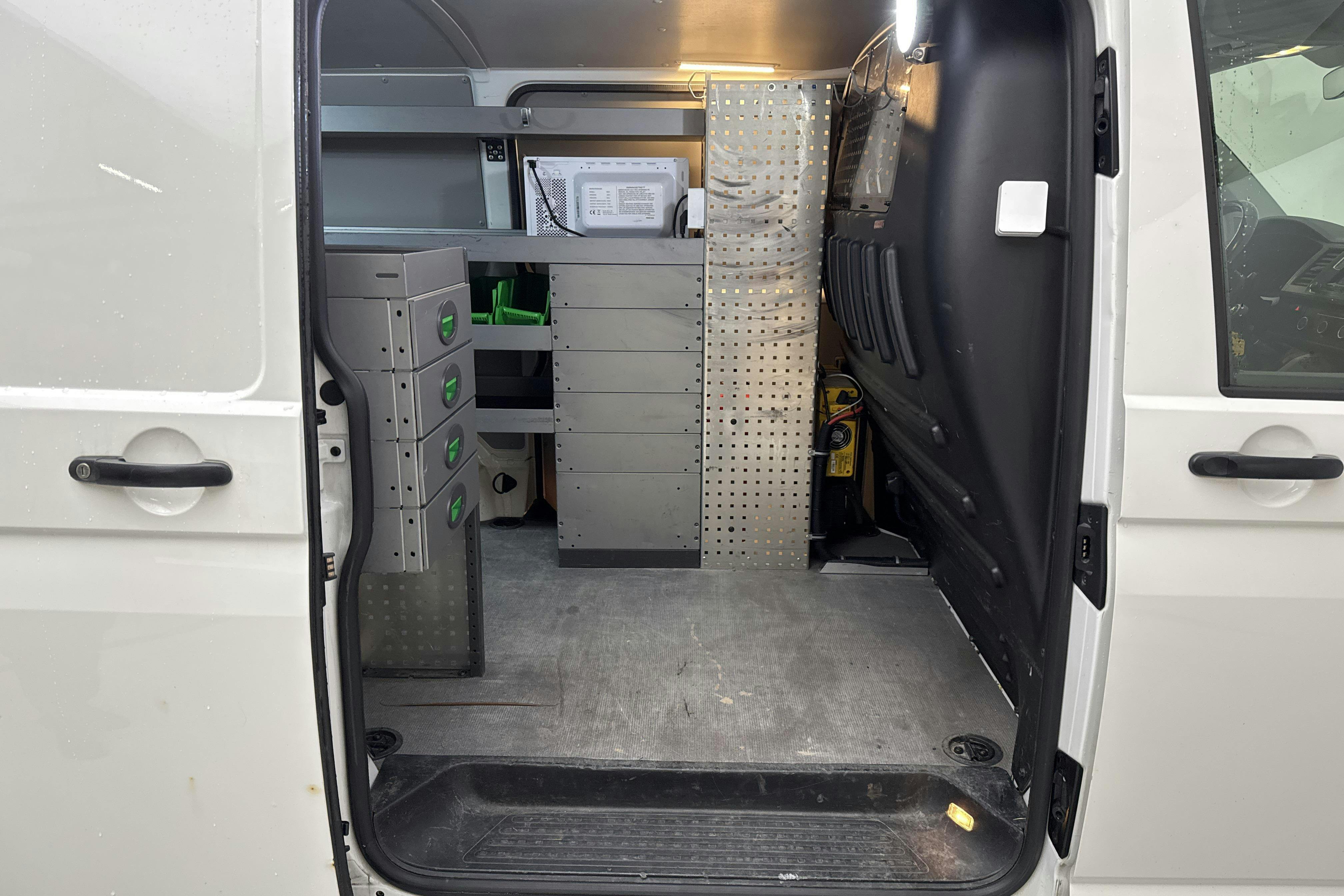 Vehicle Image 8