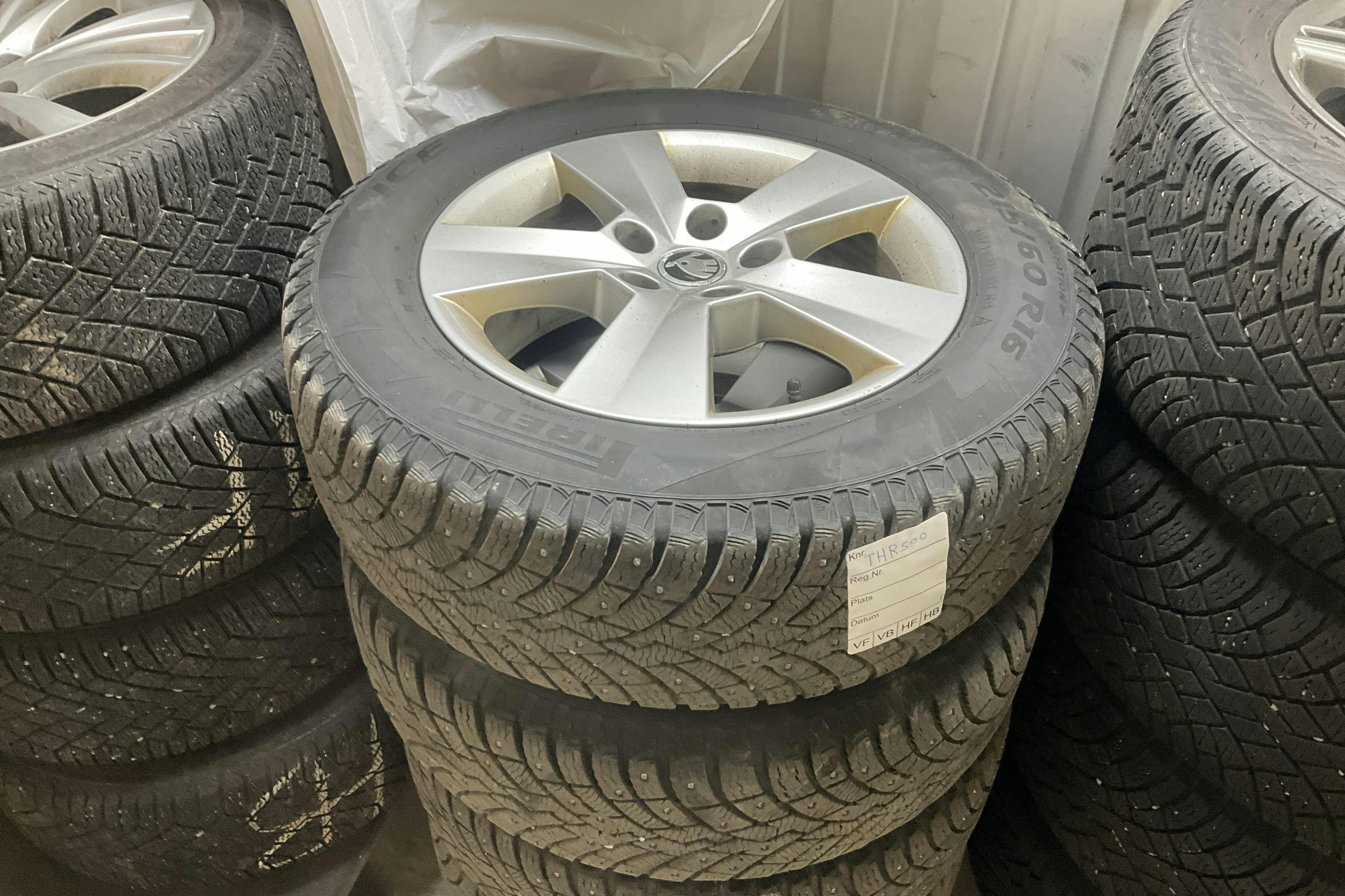 Vehicle Image 12